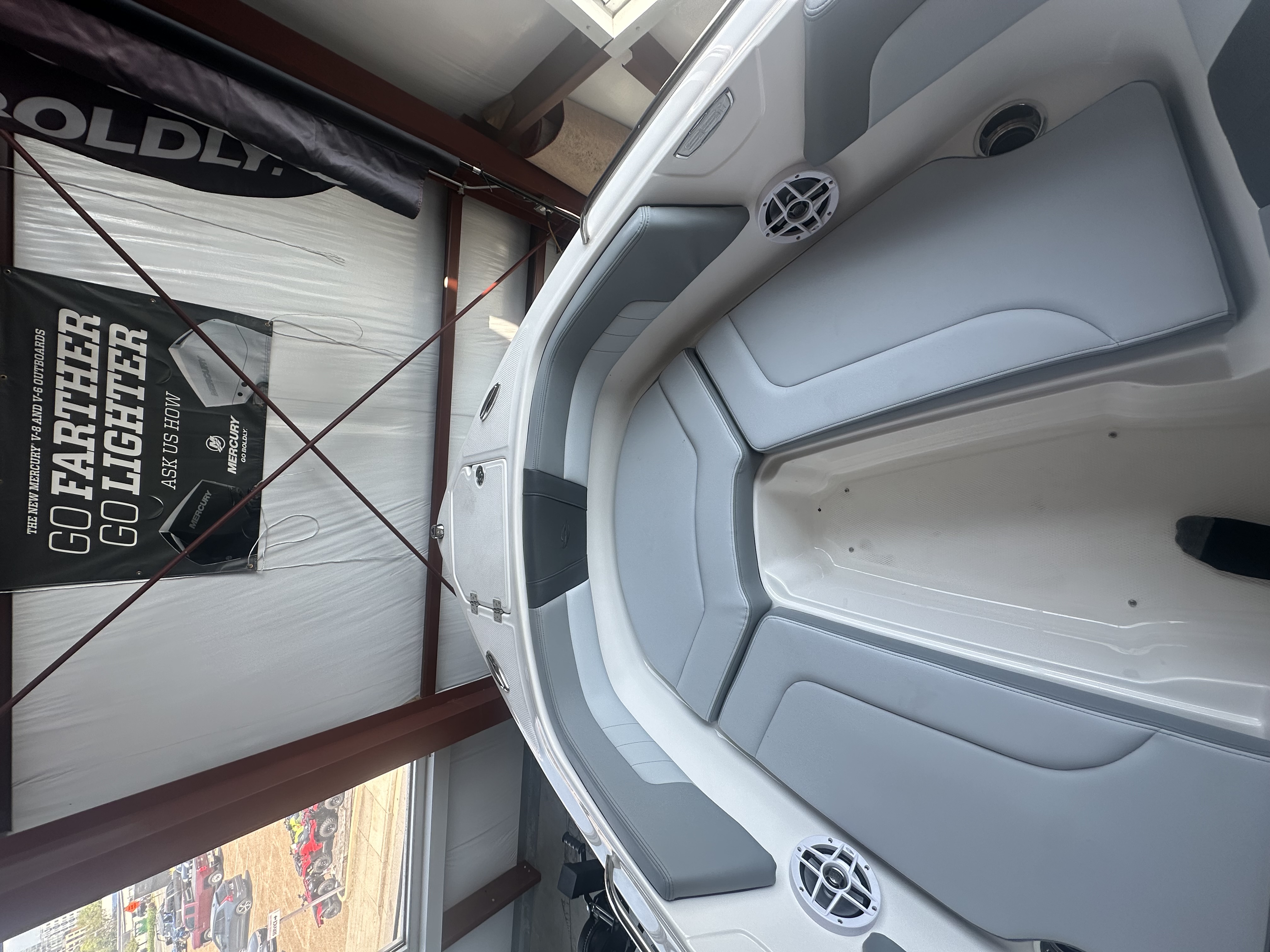 2027 Chaparral 23 SSi Bowrider