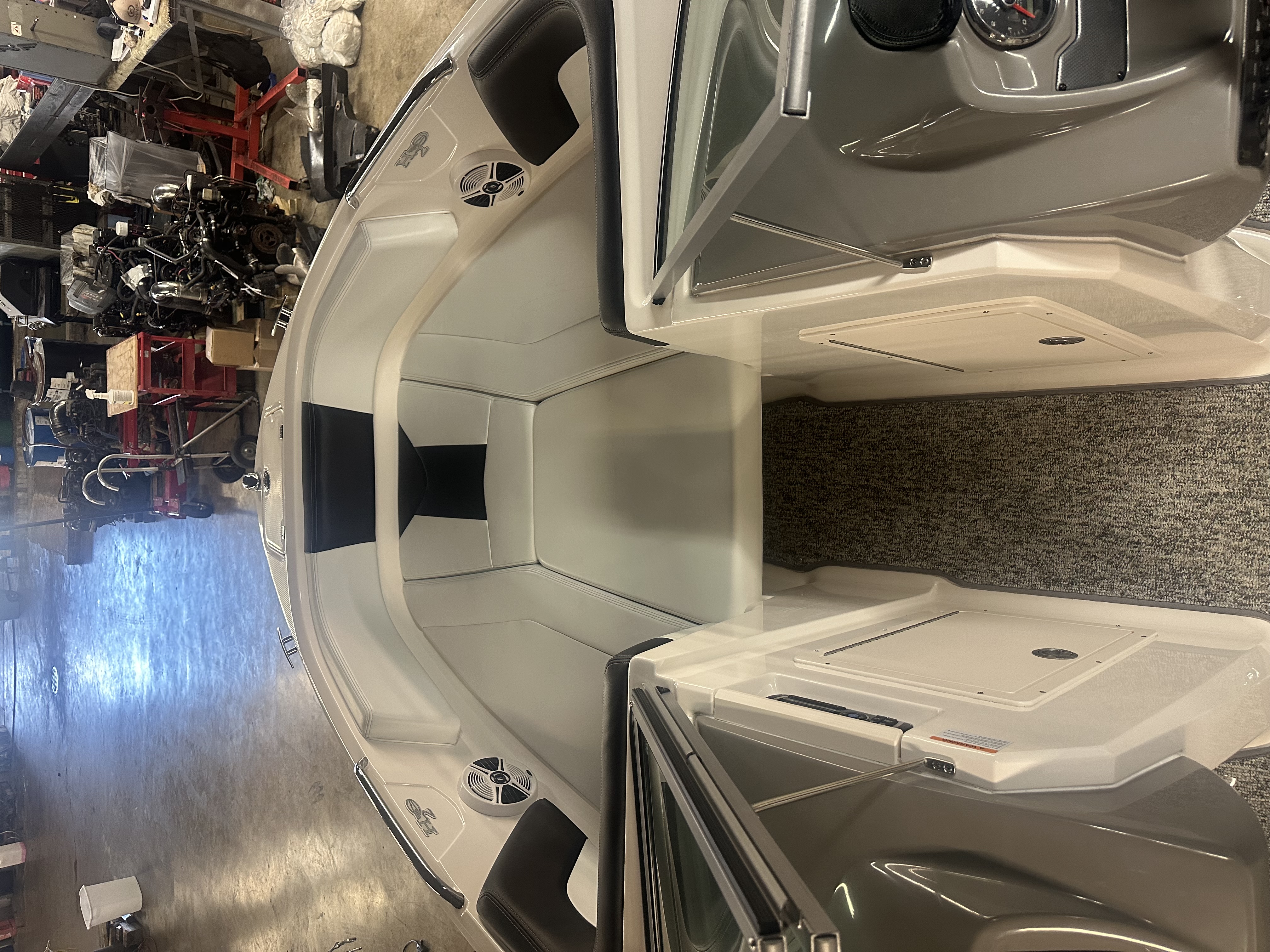 2017 Chaparral 21 H2O Sport Boat