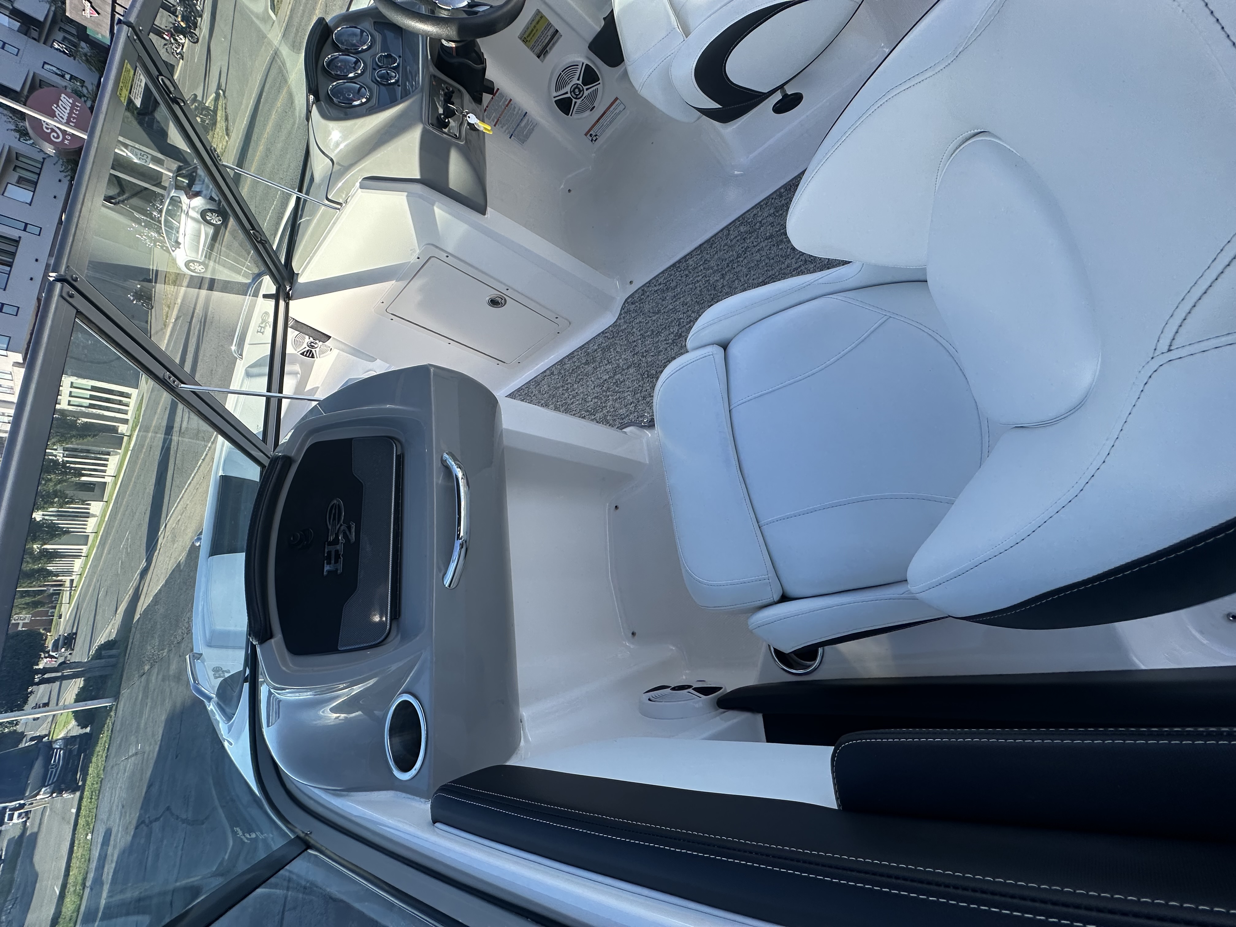 2017 Chaparral 21 H2O Sport Boat